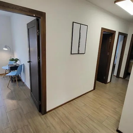 Angielska 96